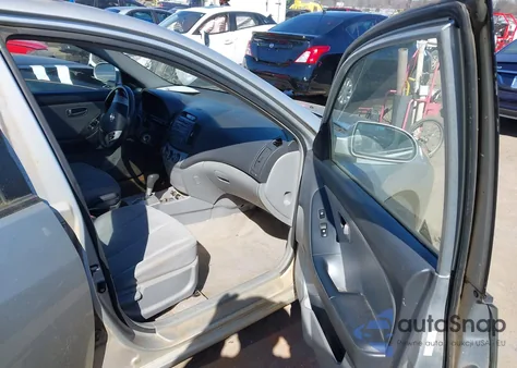 2007 Hyundai Elantra z USA, uszkodzony, nr VIN KMHDU46D67U151026